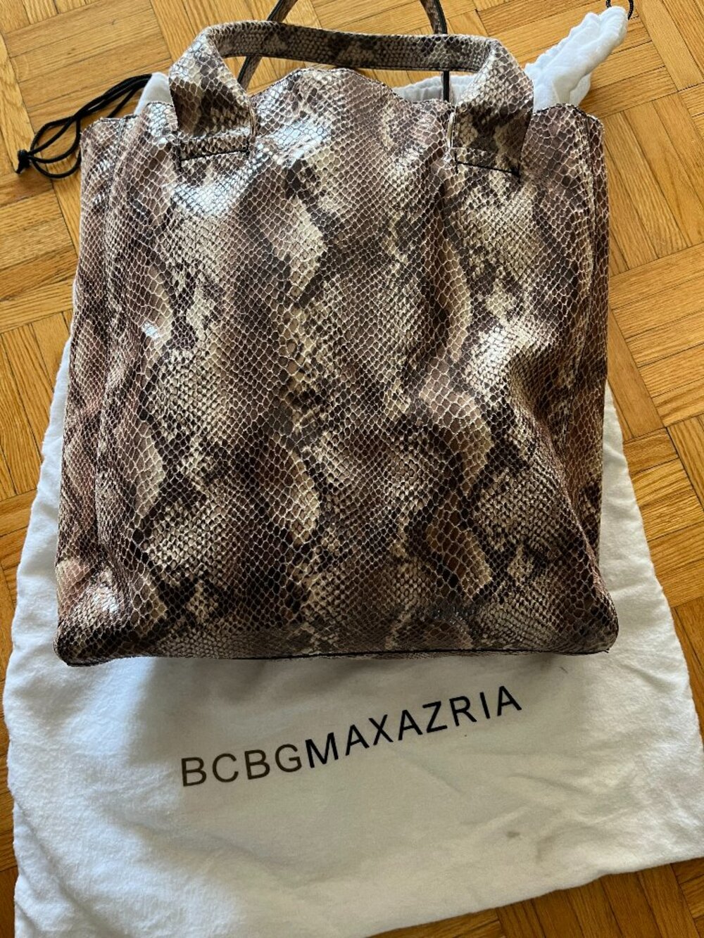 BCBG MAXAZRIA - SNAKE SKIN PRINT TOTE BAG - GREAT FOR TRAVEL - LTD. EDI